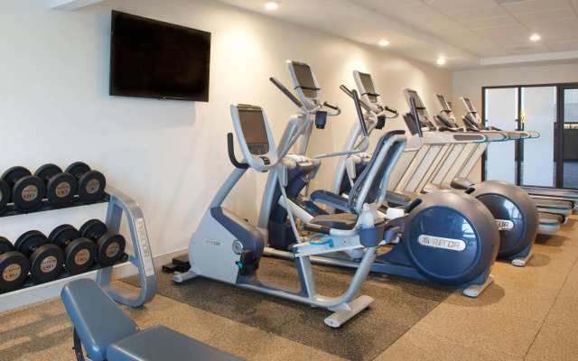 Embassy Suites by Hilton Philadelphia Airport