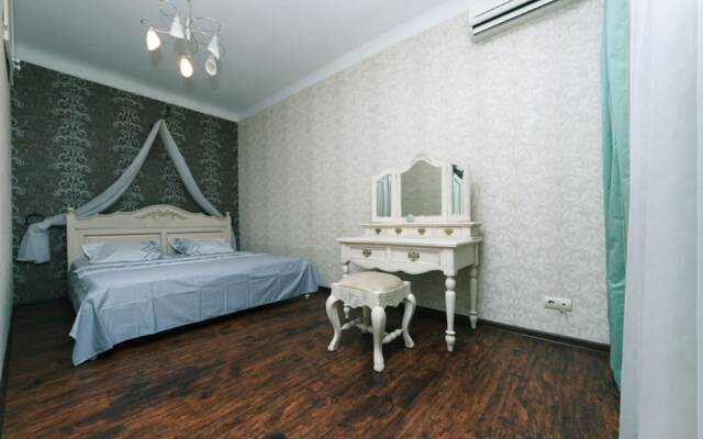 Cozy apartment near Palace Ukraine