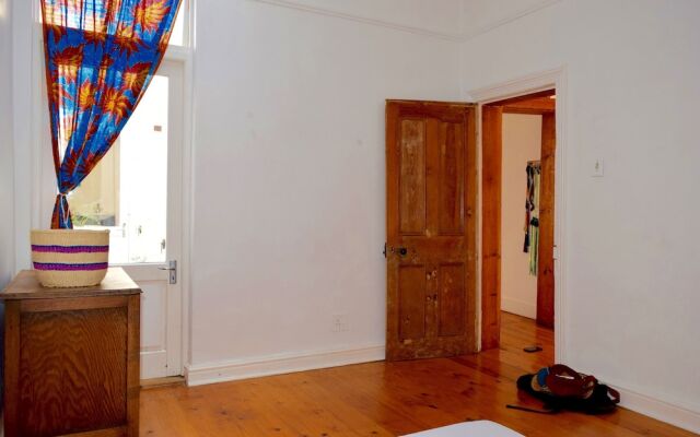 2 Bedroom House in Observatory Cape Town