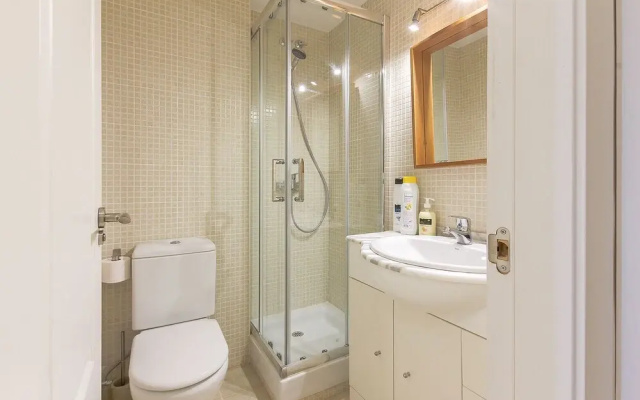 Inviting 2-bed Apartment in Denia, First Beach lin
