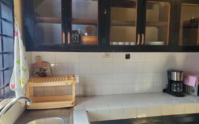 4 bedroom villa with a kitchen