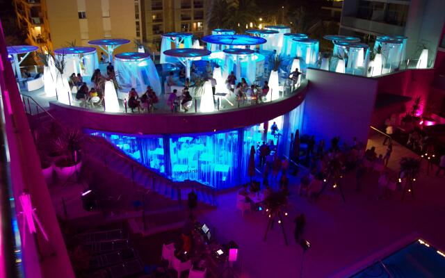 Apolo Suites Rentalmar