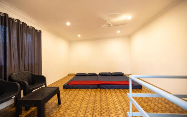 Sri Sai Holiday Inn