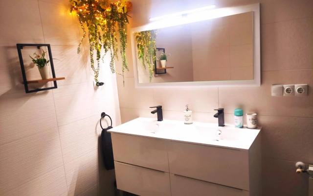 Rosalia 5 Estrellas - Garaje Free