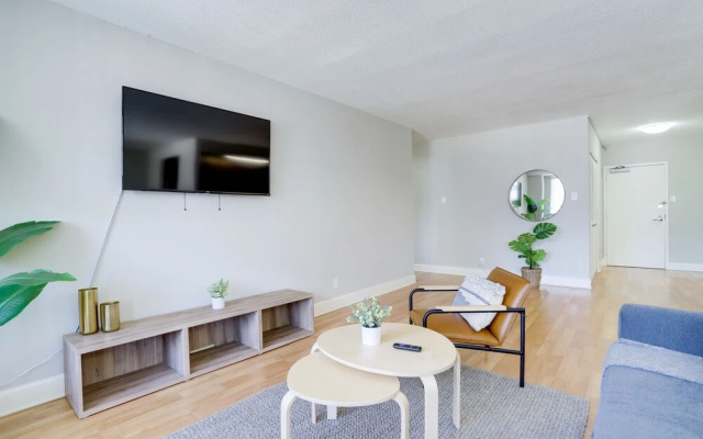Amazing Br2 Bedroom Condo at Arlington