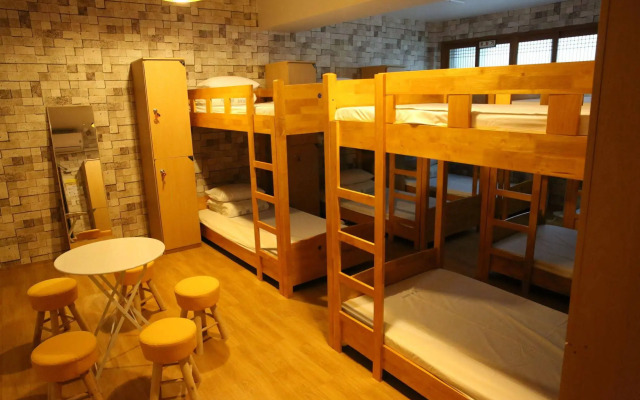 Yes Guesthouse - Hostel