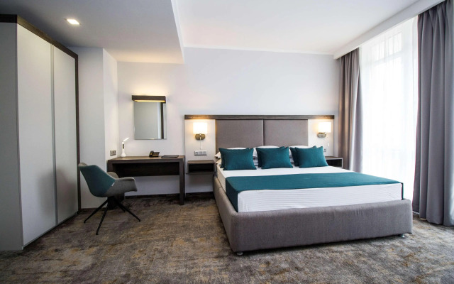 Best Western Plus Premium Inn
