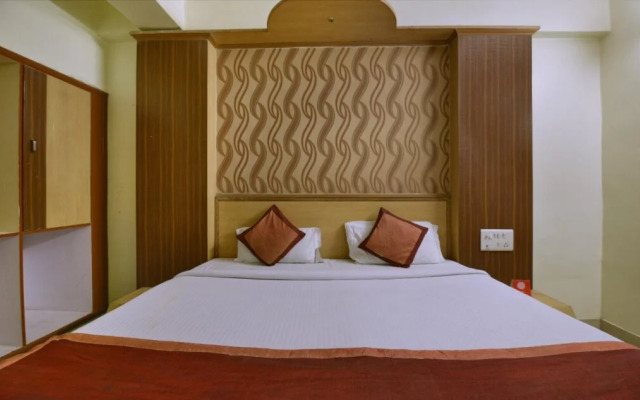 OYO 2326 Hotel Star Plaza