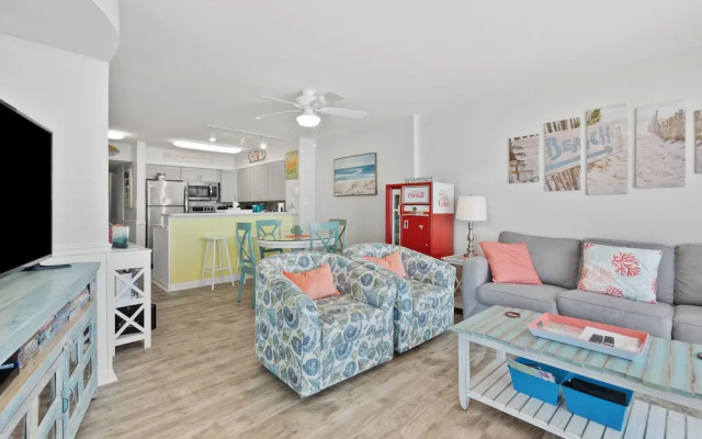 Palms Resort by Elliott Beach Rentals