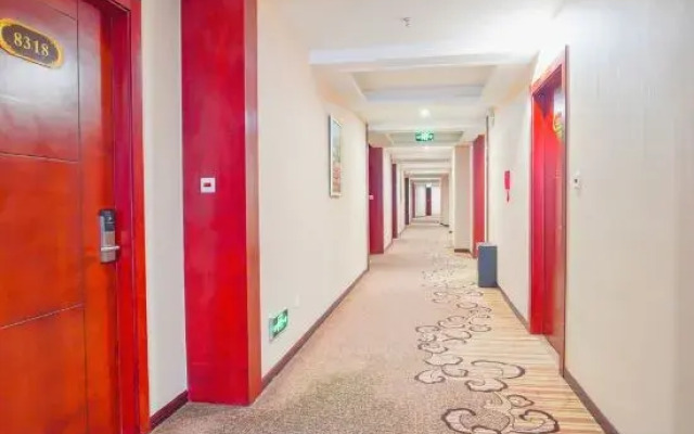 809 Pinghu Holiday Hotel (Yichang Xiaoxita Three Gorges International Tourism Tea City)