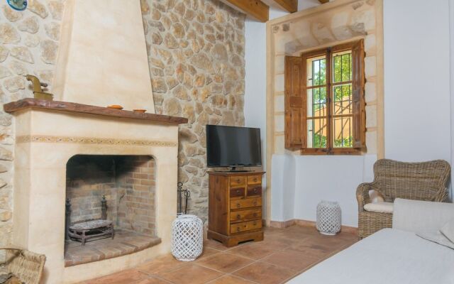 Son Paparra in Inca With 2 Bedrooms and 2 Bathrooms