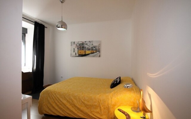 35 Penha de Franca Apartment