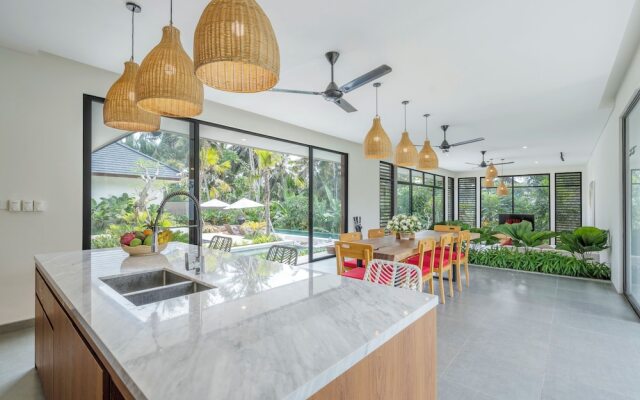 Villa The Kayu by GORO