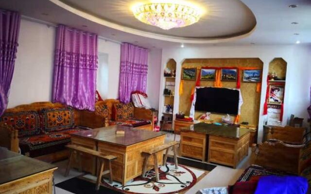 Danba County Gezuo Hotel