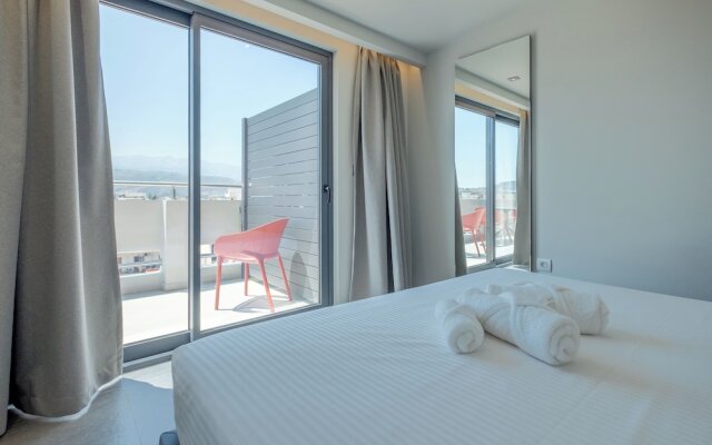 Sky-High Central Penthouse - 02