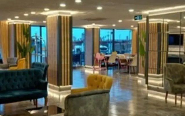 Queen Palace Hotel