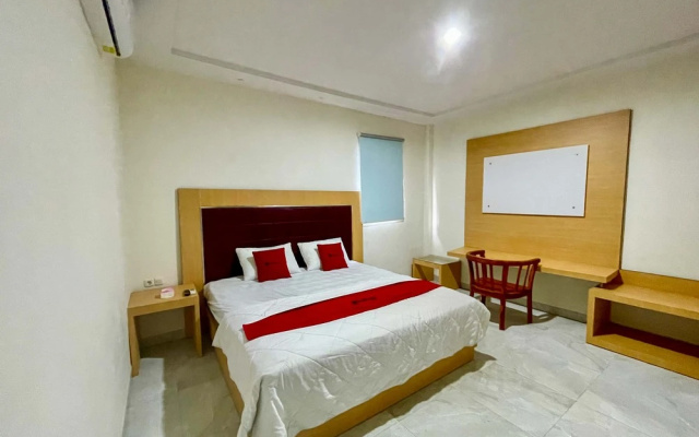 RedDoorz @ Wisma Graha Andi Djemma – Guest Rooms – Maros