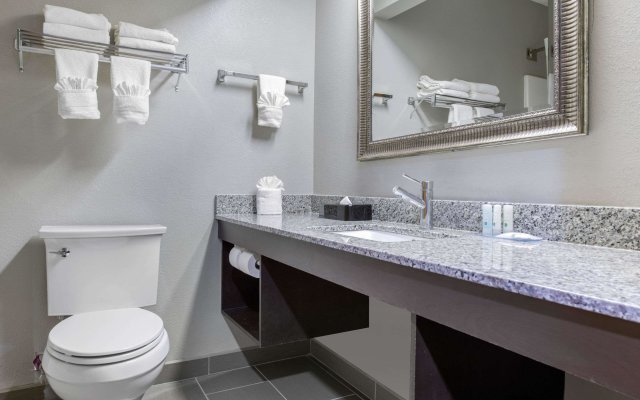 Quality Inn & Suites Brownsburg - Indianapolis West