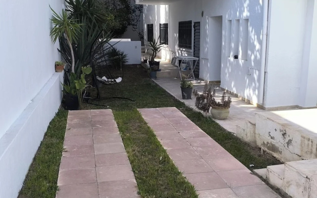 Stylish villa avec parking et piscine