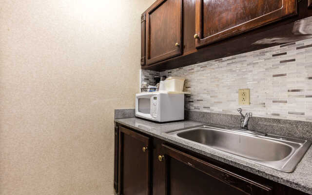 Comfort Inn & Suites Nashville Near Tanger Outlets  I-24 Antioch