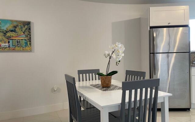 Little Habana Aparts close to Calle 8