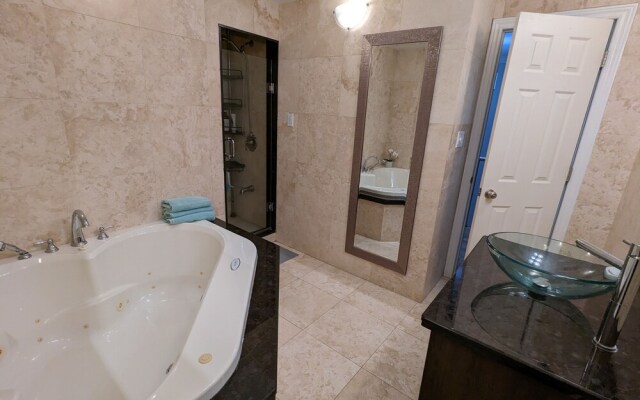 Beautiful bedroom in Mississauga