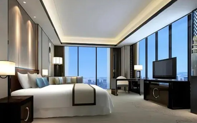 Encounter Movie Hotel (Xinxiang East High-speed Railway Station)