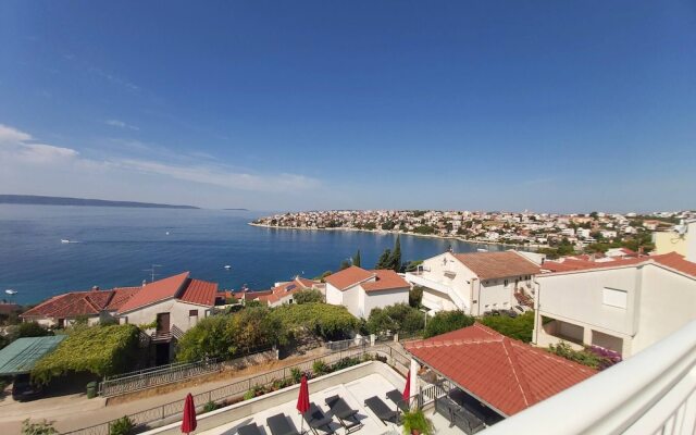 Heated Infinity Pool, Family Apartment With Panoramic sea View 3