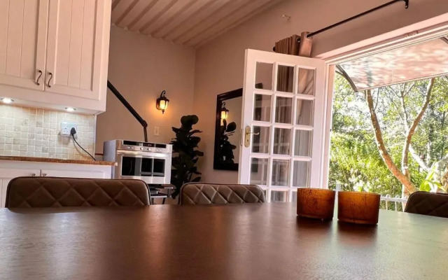 Elm Tree House - Dullstroom - holiday home