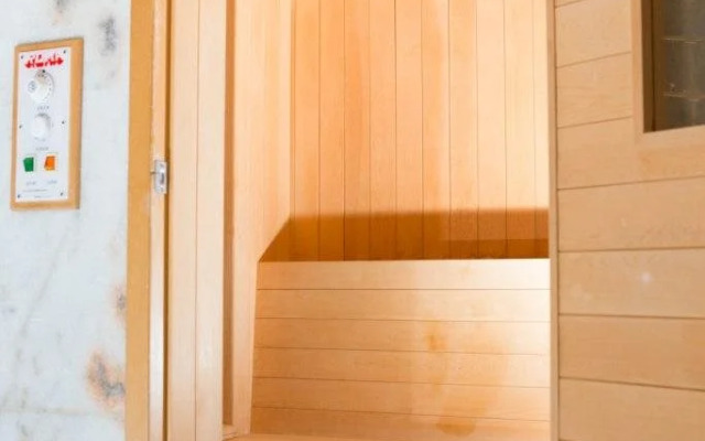 Royal Group Motel Ming Zu Branch