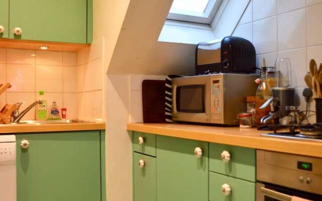 2 Bedroom Apartment In Belsize Park