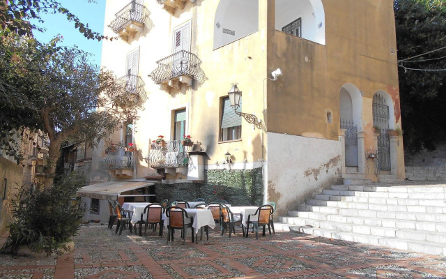 Taormina Flats