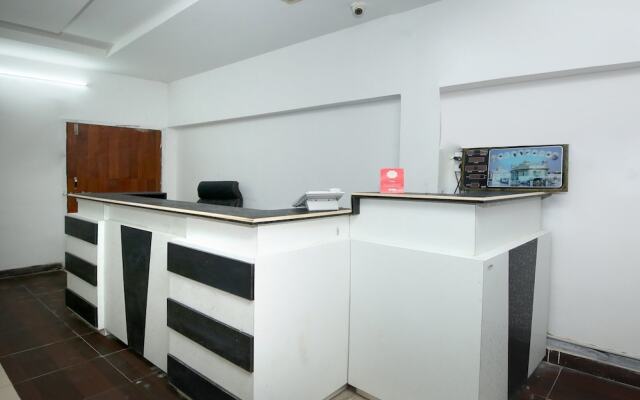 OYO 26738 Hotel Supreet