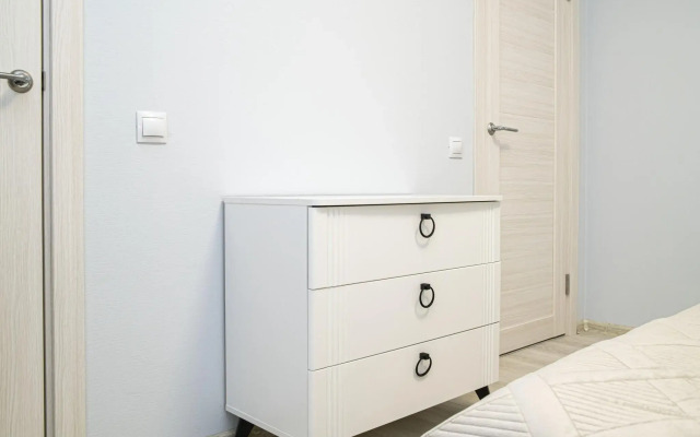 SunSet на улице Александра Хохлова 7