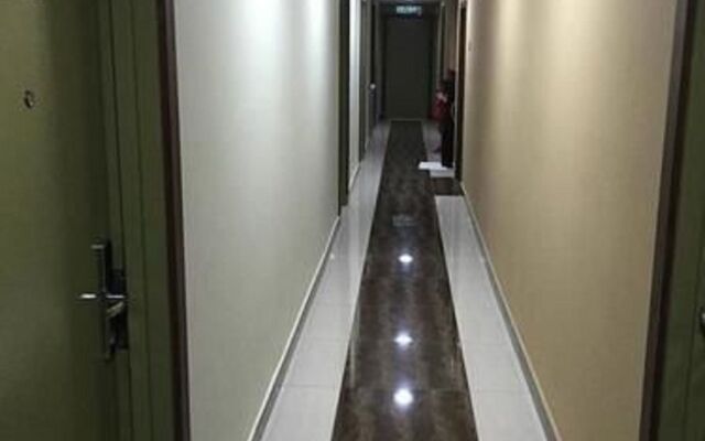 Golden Night Hotel