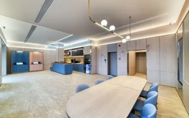 HanTing Hotel (Yiwu Airport Railway Station)