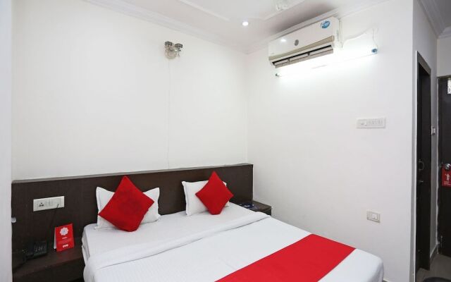 Oyo 23428 Royal Regency
