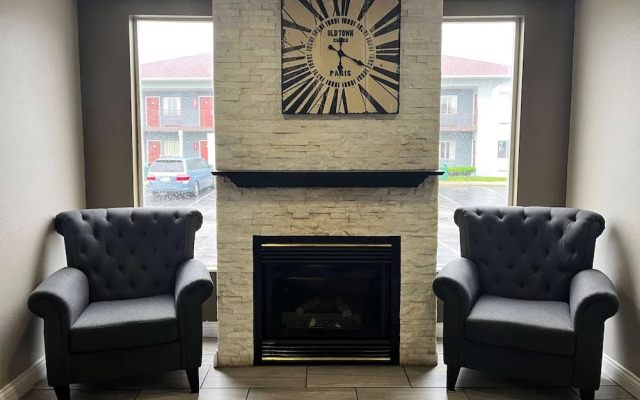 Super 8 Indianapolis/NE/Castleton Area