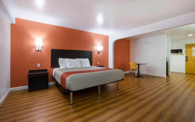 Motel 6 Suwanee, GA - Gwinnett Center