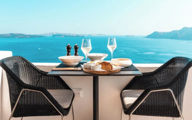 Cave Suite Oia