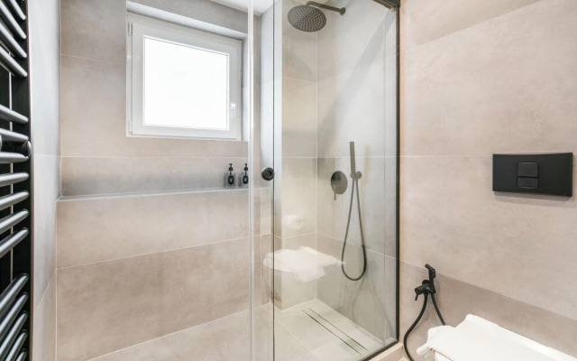 Astoria -Luxury 2-BR Apartment in Athens