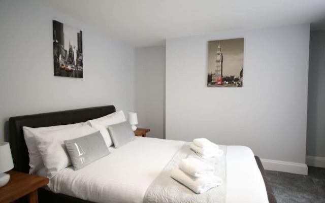 Friary House Serviced Apartments by Roomsbooked - 24Hr Reception