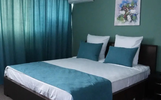 Cahan Hotel