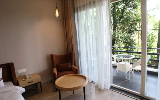 Merak Resort, Corbett