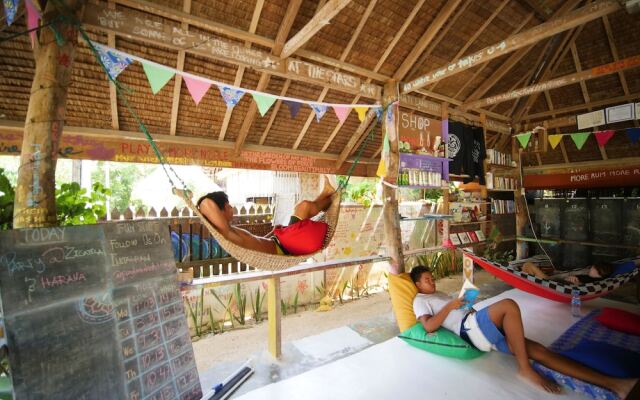 Paglaom Hostel - Adults Only