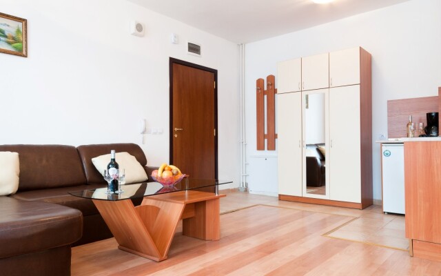 Flora Residence AH_Daisy_Violet_May Lily