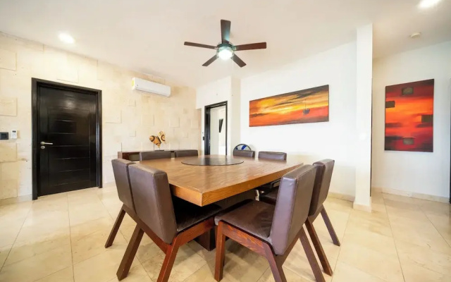 Beachfront Ocean View Penthouse Surf 408