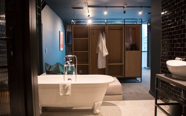 Cartel House Hotel on Loop