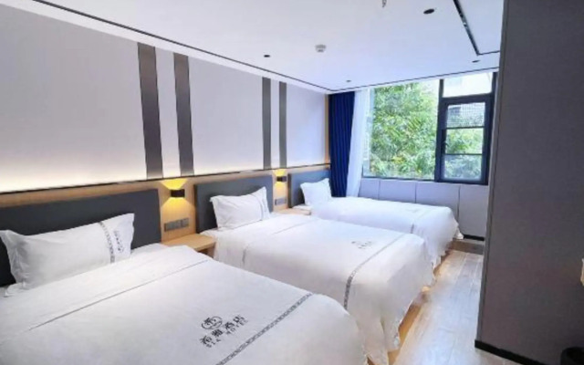 SIA Hotel (Guangzhou Railway Station Sanyuanli Subway Station)