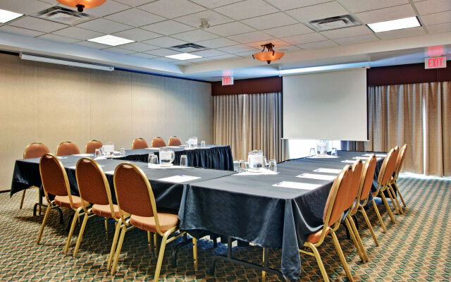 Holiday Inn Express & Suites Medicine Hat Transcanada Hwy 1 by IHG